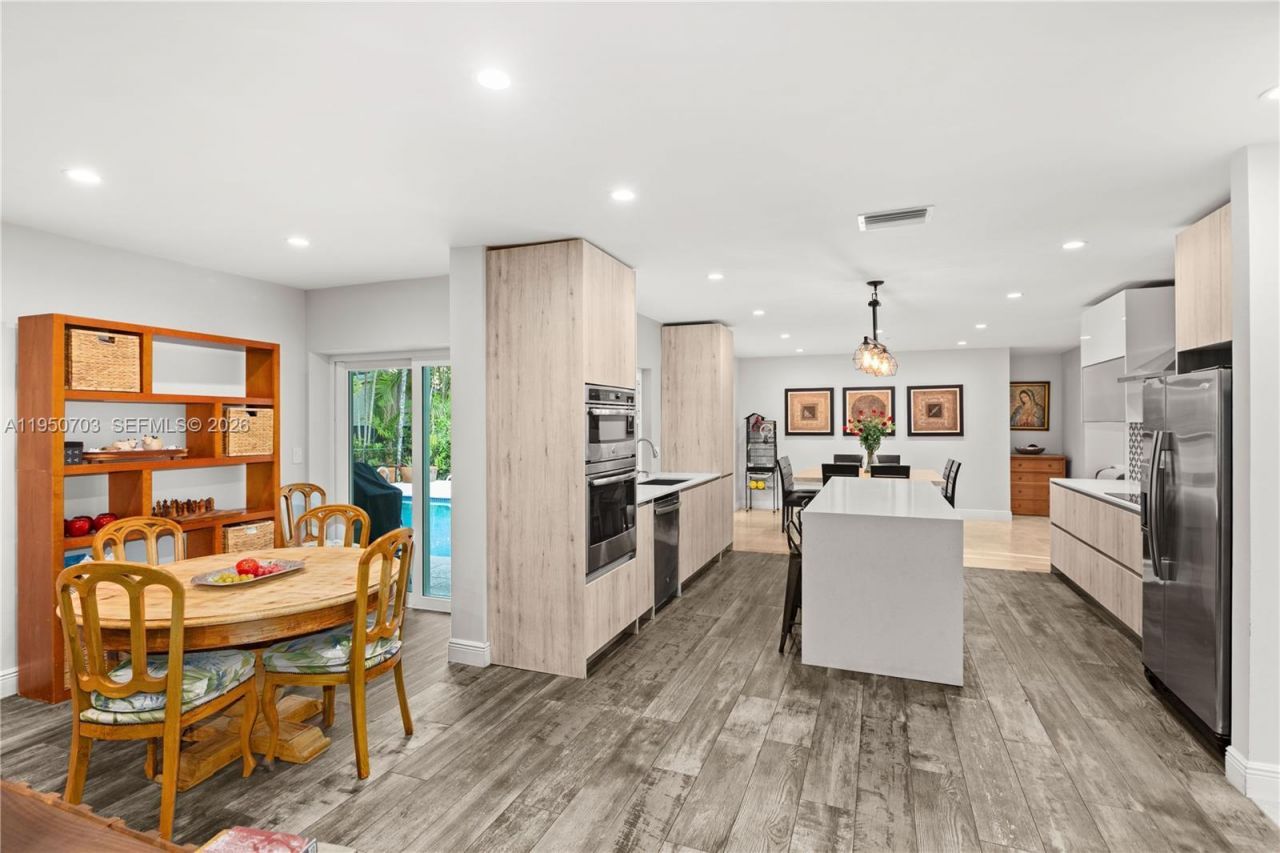 6809 Mentone St, Coral Gables, FL 33146 Photo