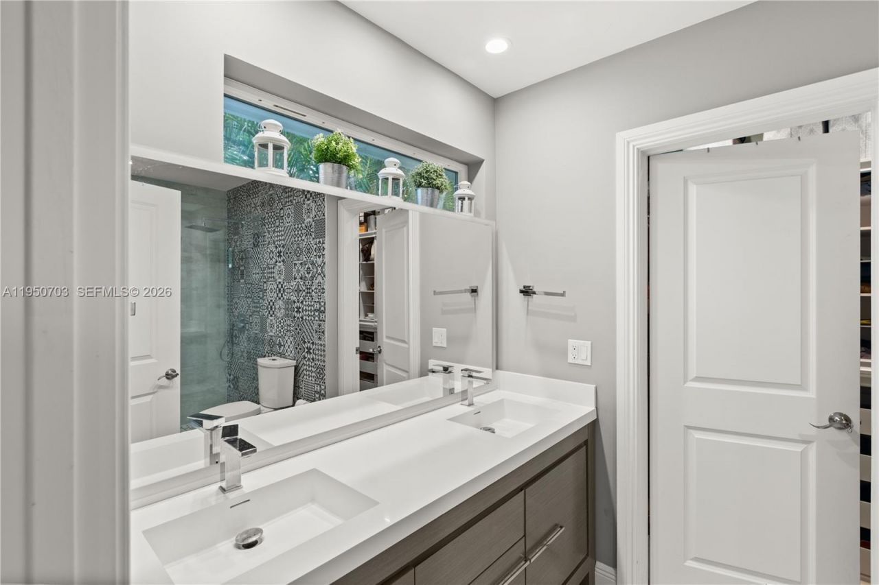 6809 Mentone St, Coral Gables, FL 33146 Photo