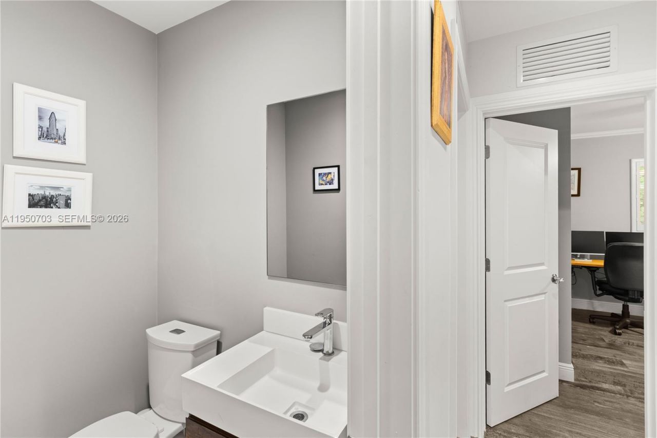 6809 Mentone St, Coral Gables, FL 33146 Photo