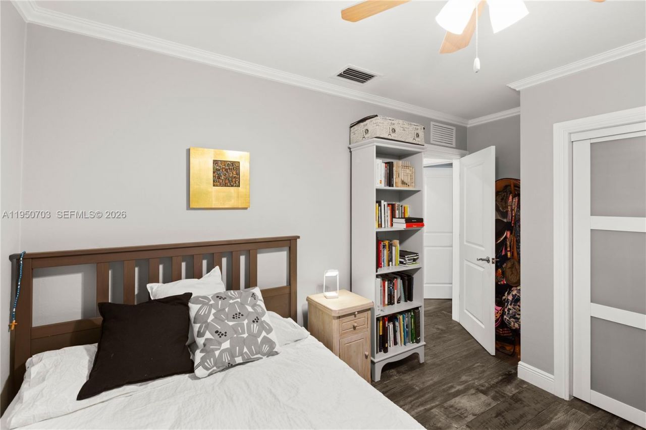 6809 Mentone St, Coral Gables, FL 33146 Photo