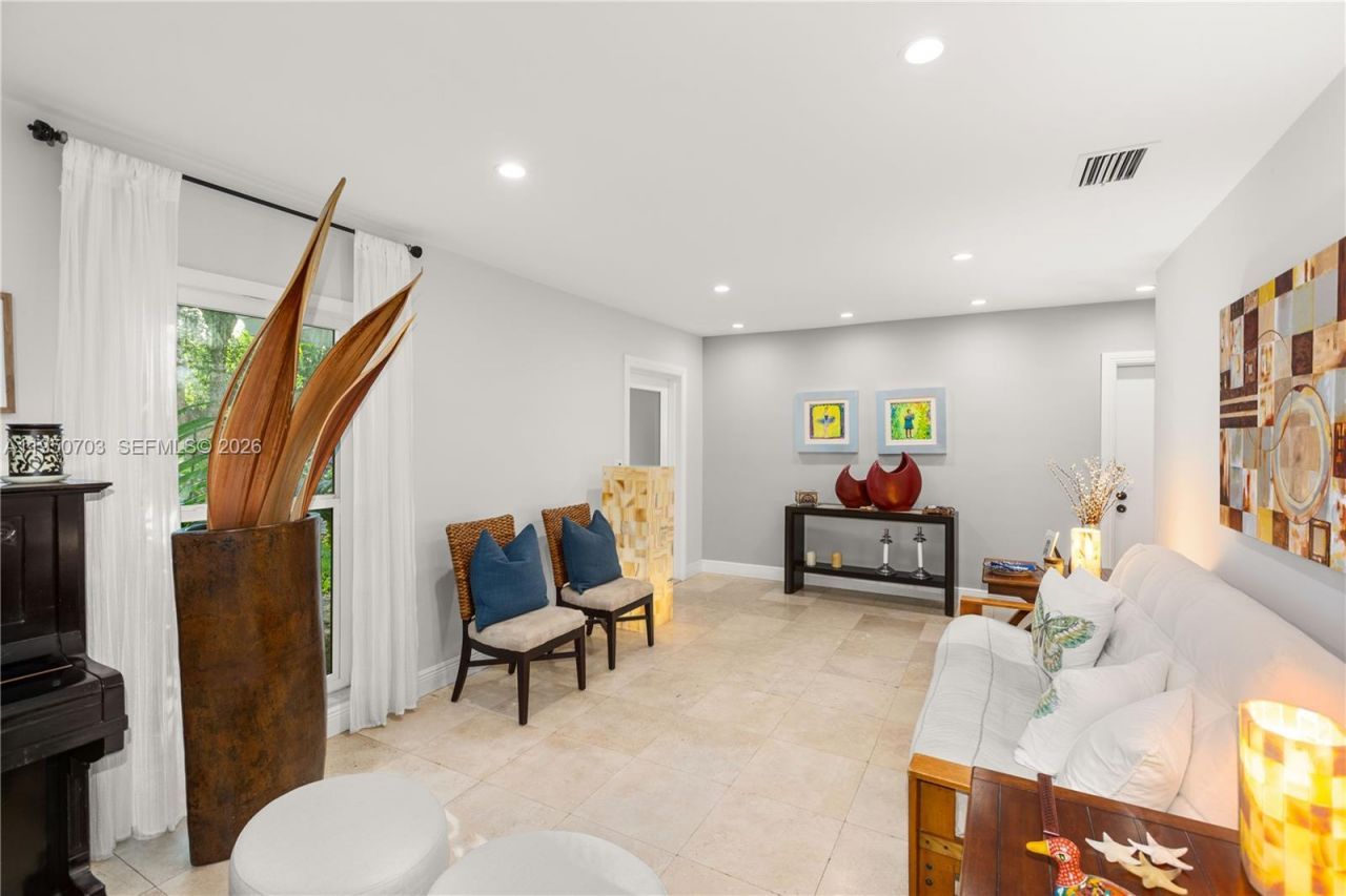 6809 Mentone St, Coral Gables, FL 33146 Photo