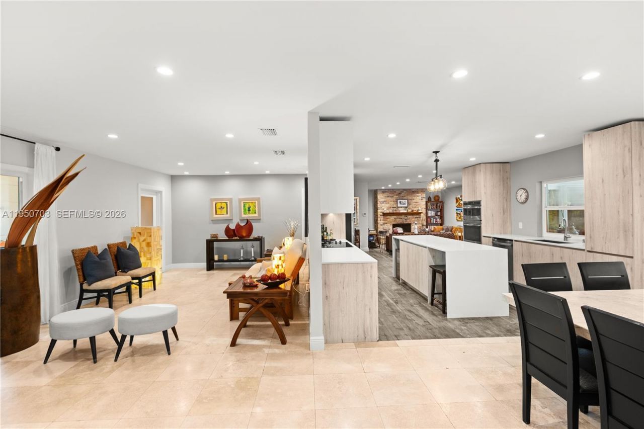 6809 Mentone St, Coral Gables, FL 33146 Photo