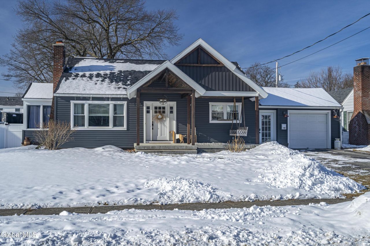 27 Lincoln Street, Hudson Falls, NY 12839 Main Photo