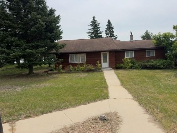 520 Main Street SW, Menahga, MN 56464