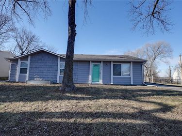 1824 N Vista Drive, Independence, MO 64058