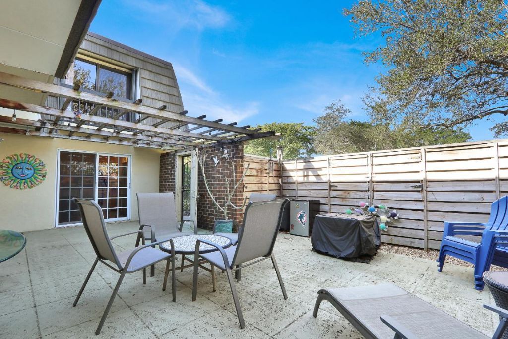 904 9th Terrace, Palm Beach Gardens, FL 33418 Photo