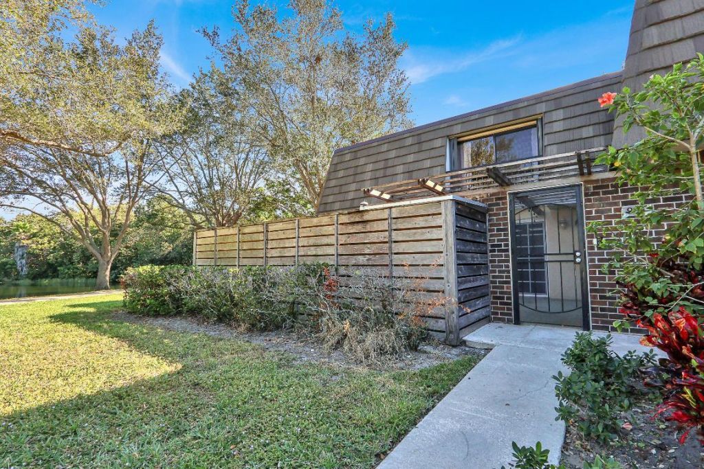 904 9th Terrace, Palm Beach Gardens, FL 33418 Photo