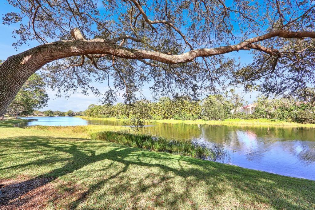 904 9th Terrace, Palm Beach Gardens, FL 33418 Photo