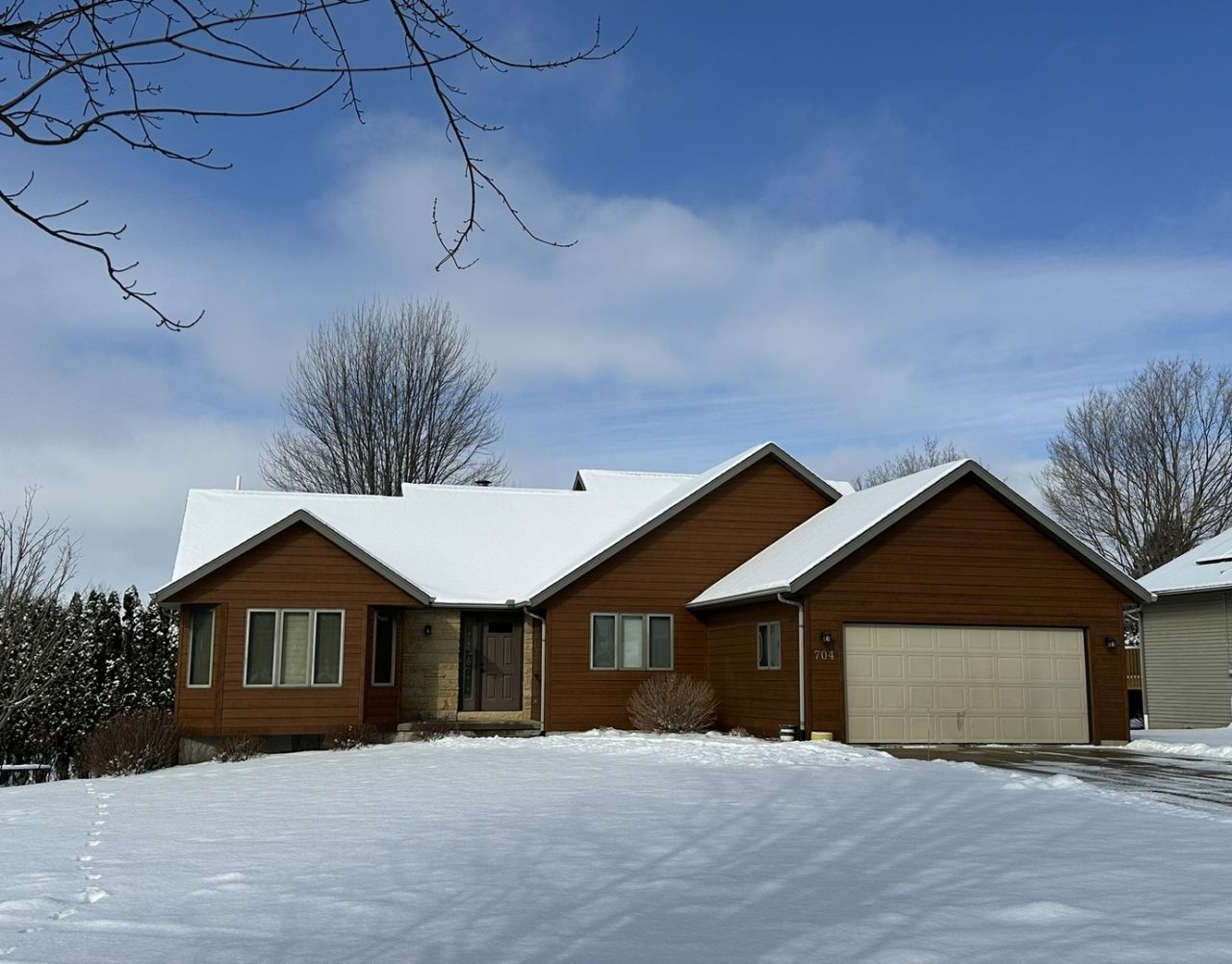 704 Brynnwood Lane, Lena, IL 61048 Main Photo