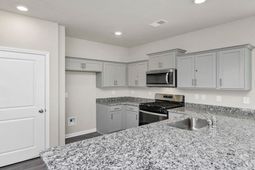 614 Edgetree Drive photo 4