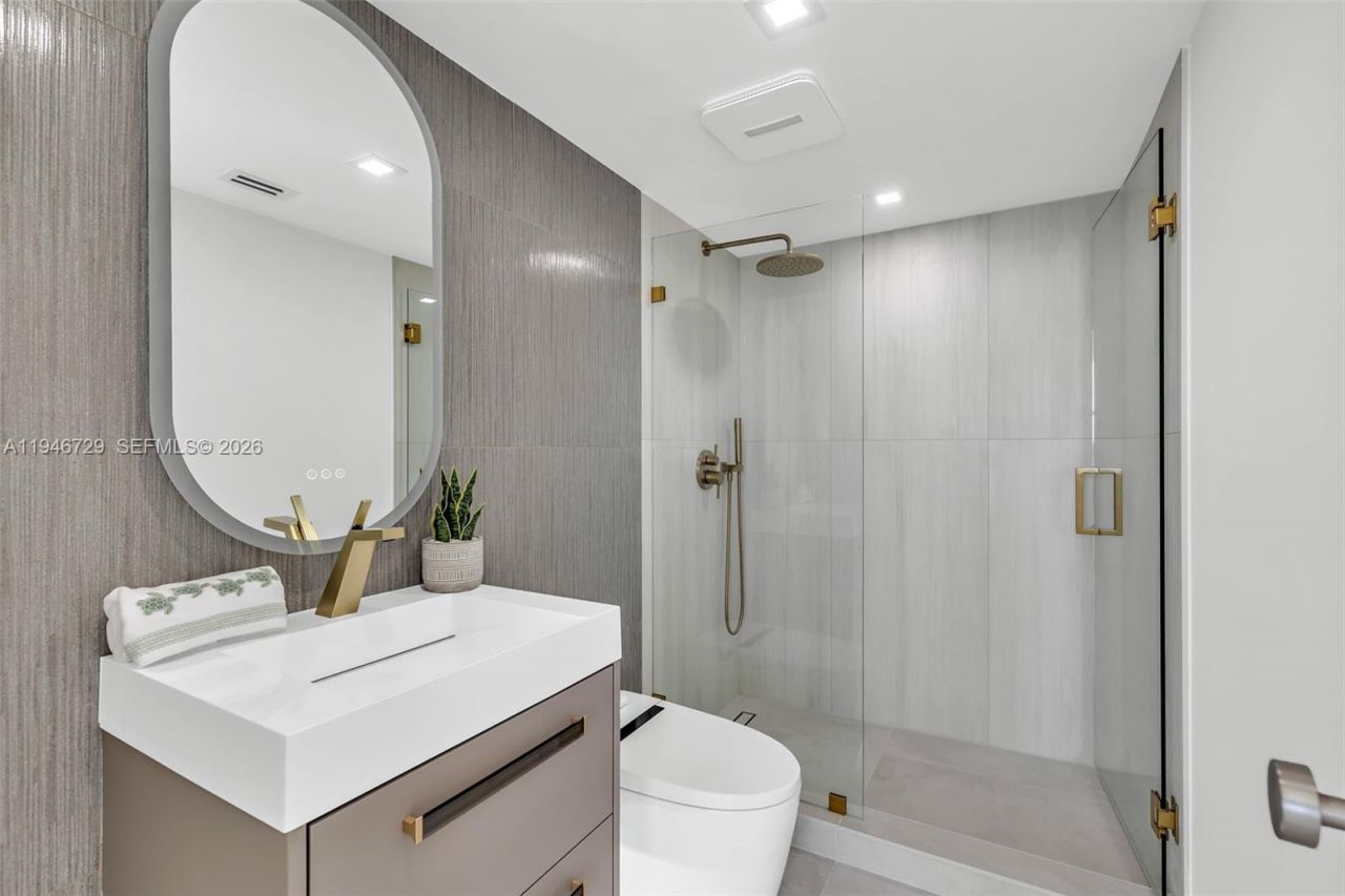 209 N Fort Lauderdale Beach Blvd, Unit 6B, Fort Lauderdale, FL 33304 Photo