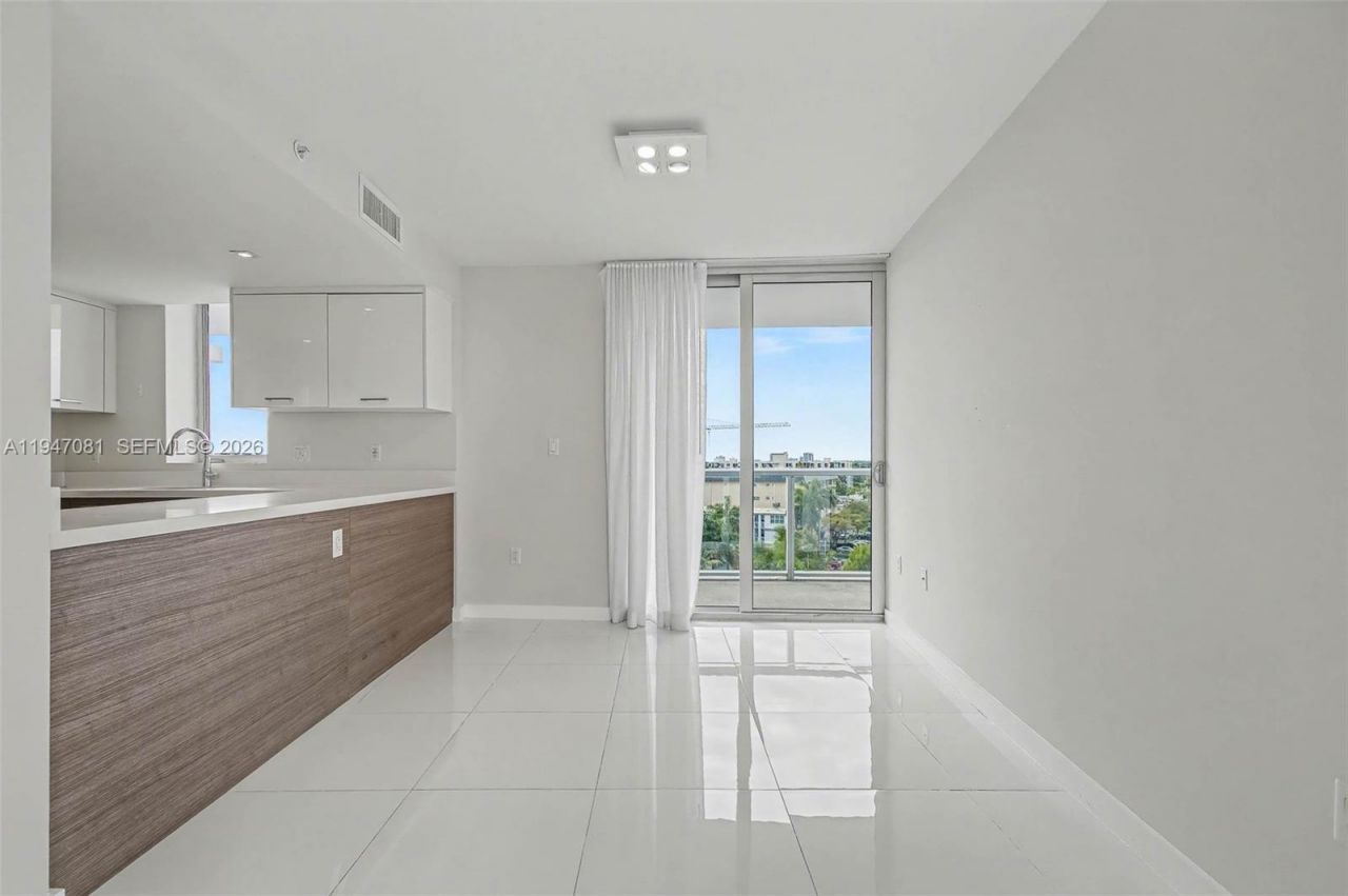 9901 E Bay Harbor Dr , Unit 803, Bay Harbor Islands, FL 33154 Photo