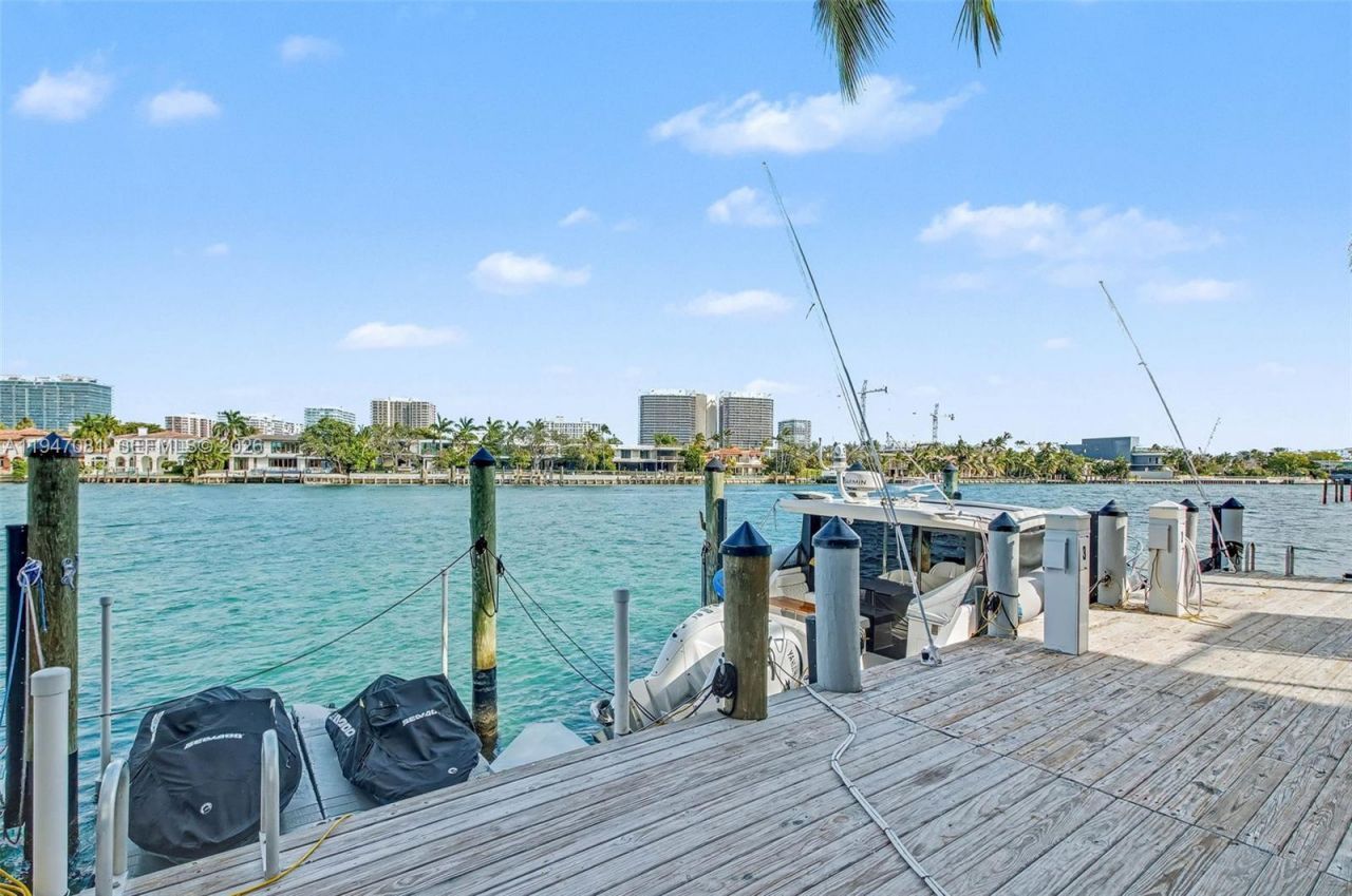 9901 E Bay Harbor Dr , Unit 803, Bay Harbor Islands, FL 33154 Photo