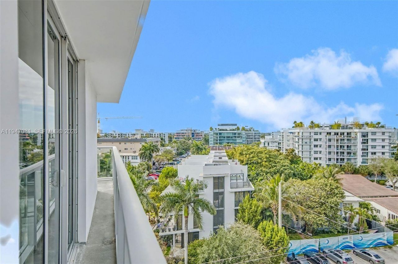 9901 E Bay Harbor Dr , Unit 803, Bay Harbor Islands, FL 33154 Photo