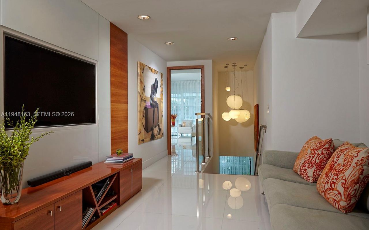 6103 Aqua Ave, Unit 105, Miami Beach, FL 33141 Photo