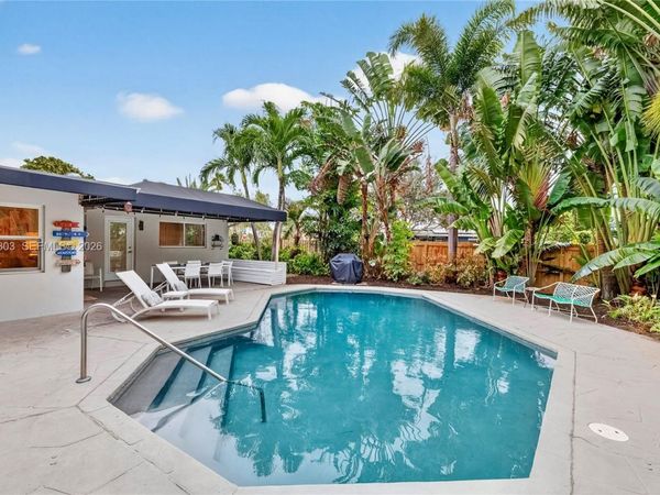 4761 NE 18th Ave , Oakland Park, FL 33334