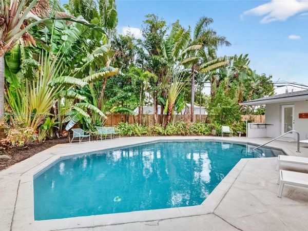 4761 NE 18th Ave, Oakland Park, FL 33334