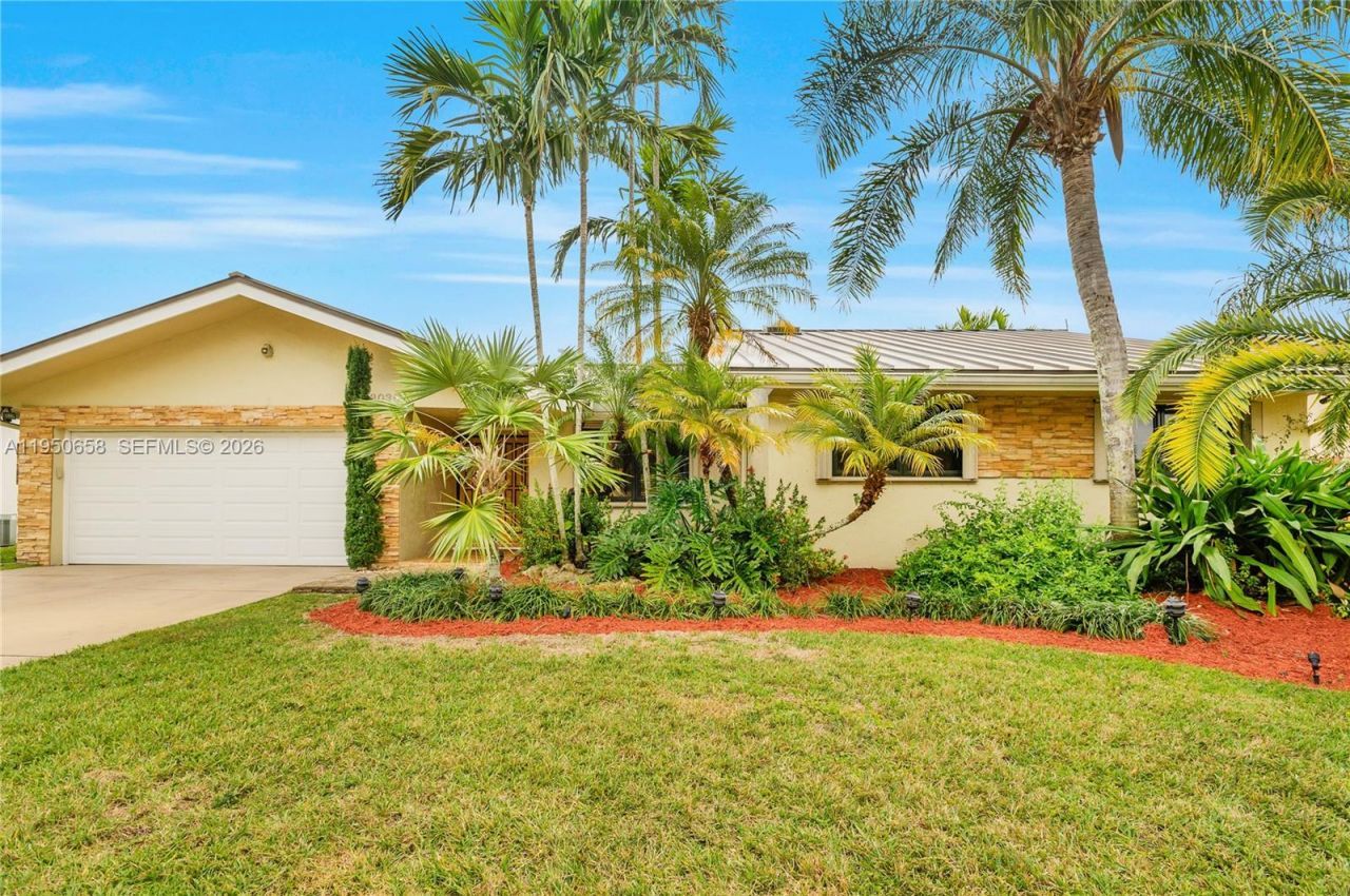 8035 SW 89th Ct, Miami, FL 33173 Main Photo