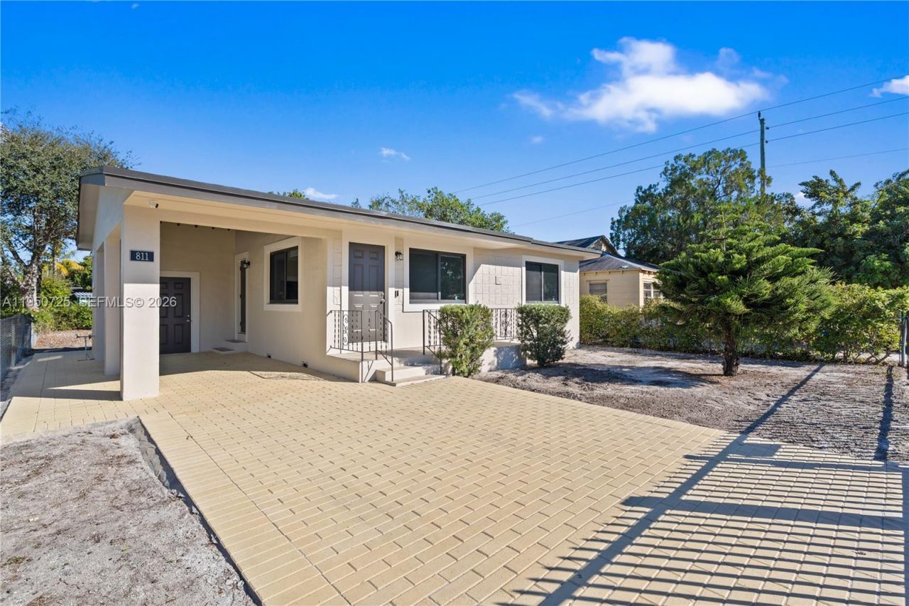 811 NW 115th St, Miami, FL 33168 Main Photo