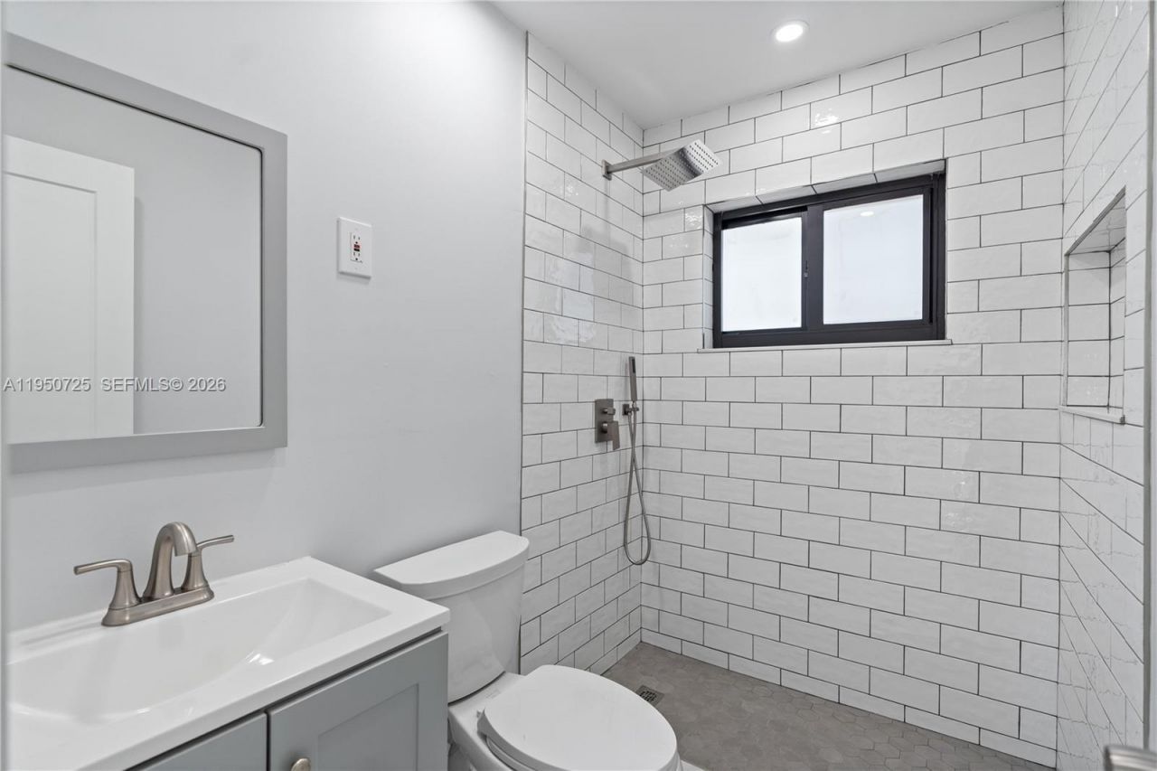 811 NW 115th St, Miami, FL 33168 Photo