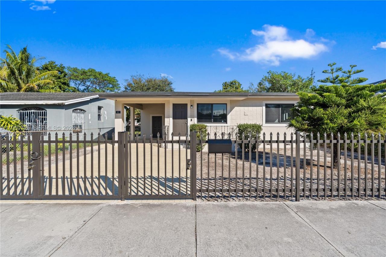 811 NW 115th St, Miami, FL 33168 Photo