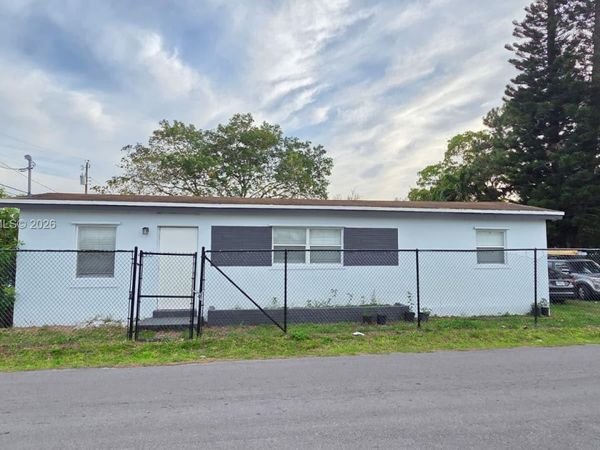 1430 NW 7th St, Fort Lauderdale, FL 33311