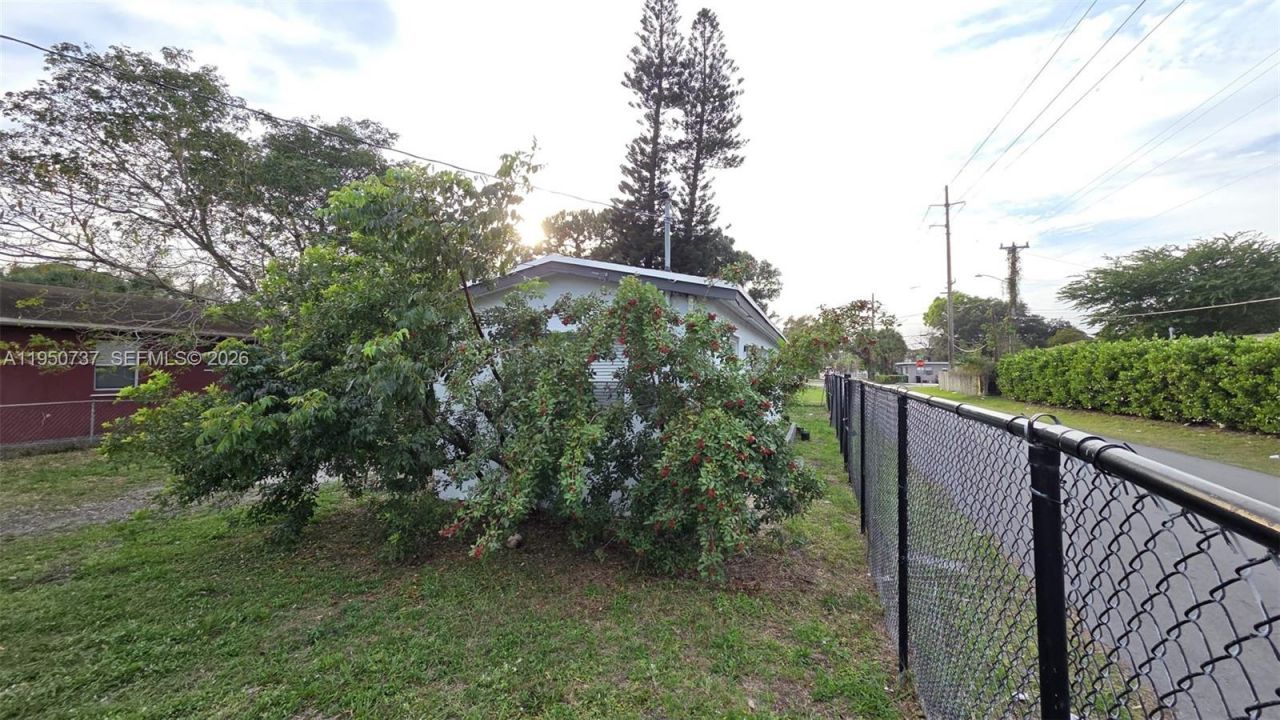 1430 NW 7th St, Fort Lauderdale, FL 33311 Photo