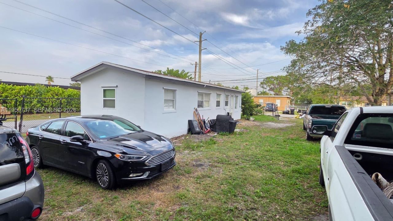 1430 NW 7th St, Fort Lauderdale, FL 33311 Photo