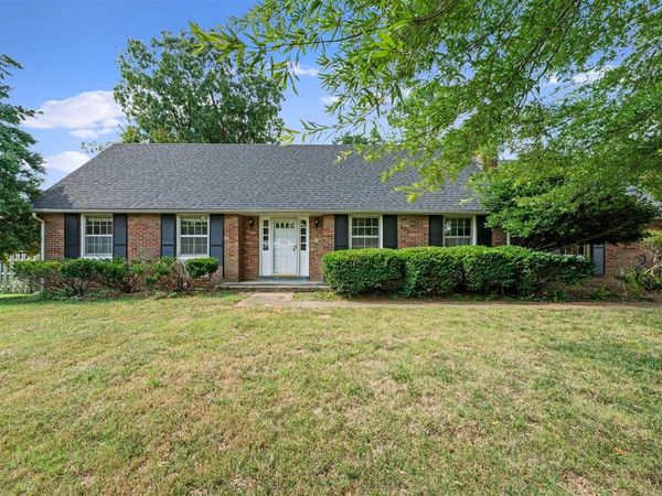 725 Temple Court , Bowling Green, KY 42104