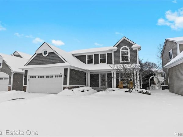 924 Riverstone Court, Milford Vlg, MI 48381