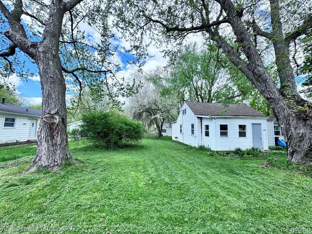4928 Hughes Road, Lansing, MI 48910 Main Photo