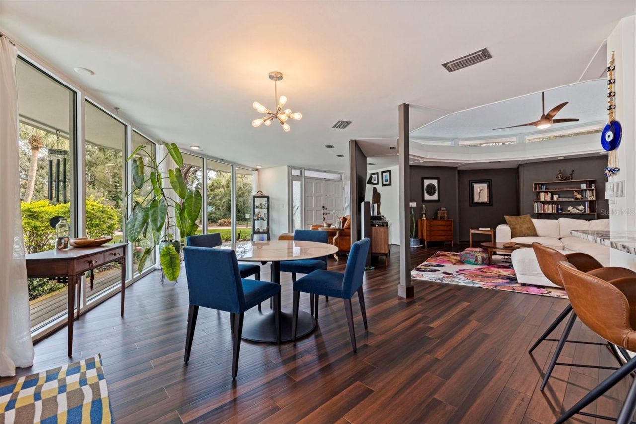 7117 Sunshine Drive S, Saint Petersburg, FL 33705 Photo