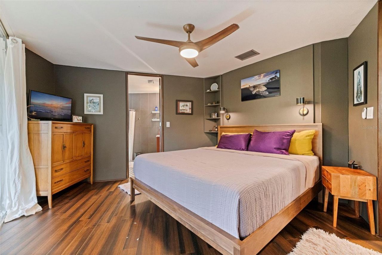 7117 Sunshine Drive S, Saint Petersburg, FL 33705 Photo