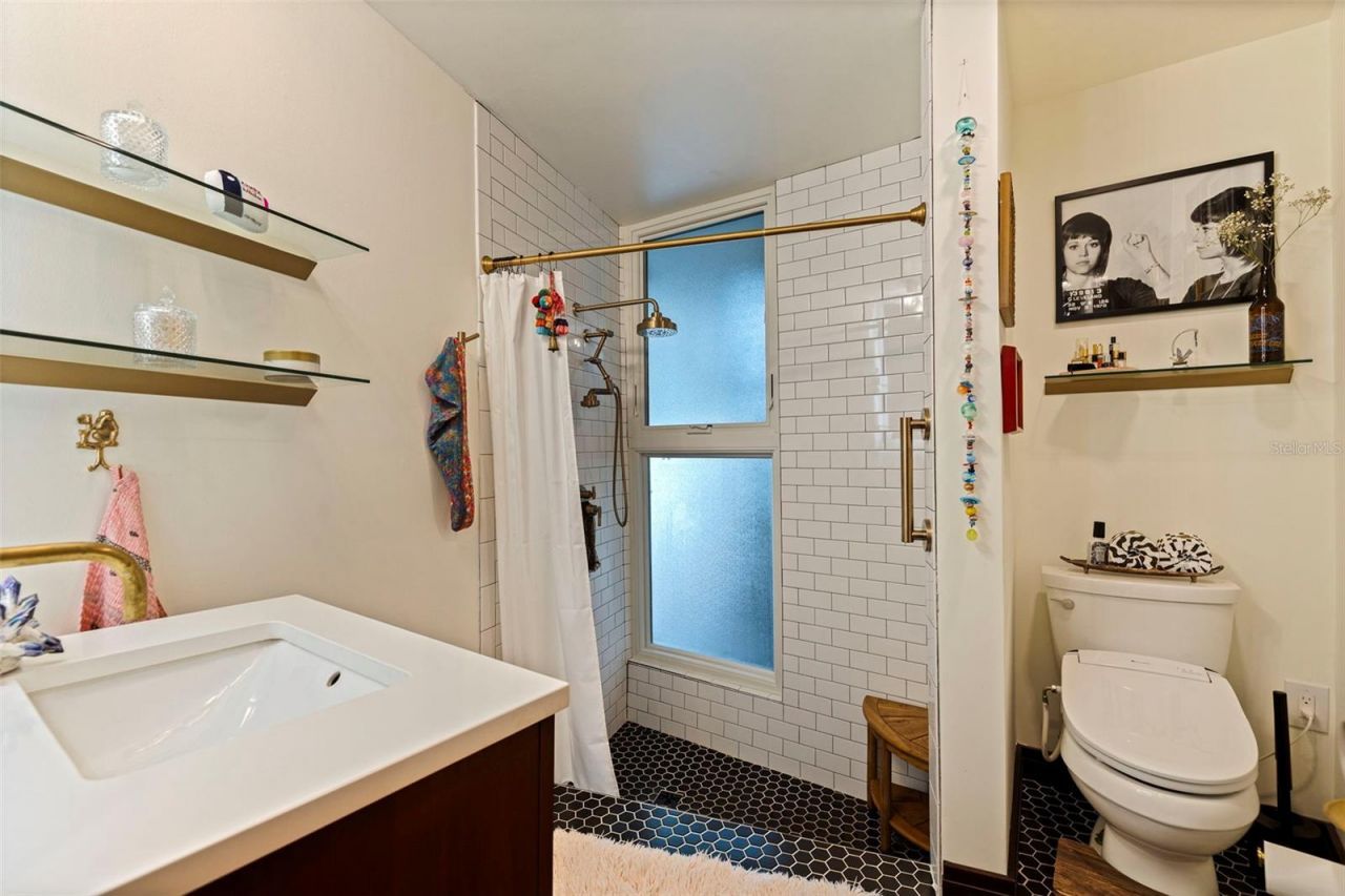 7117 Sunshine Drive S, Saint Petersburg, FL 33705 Photo