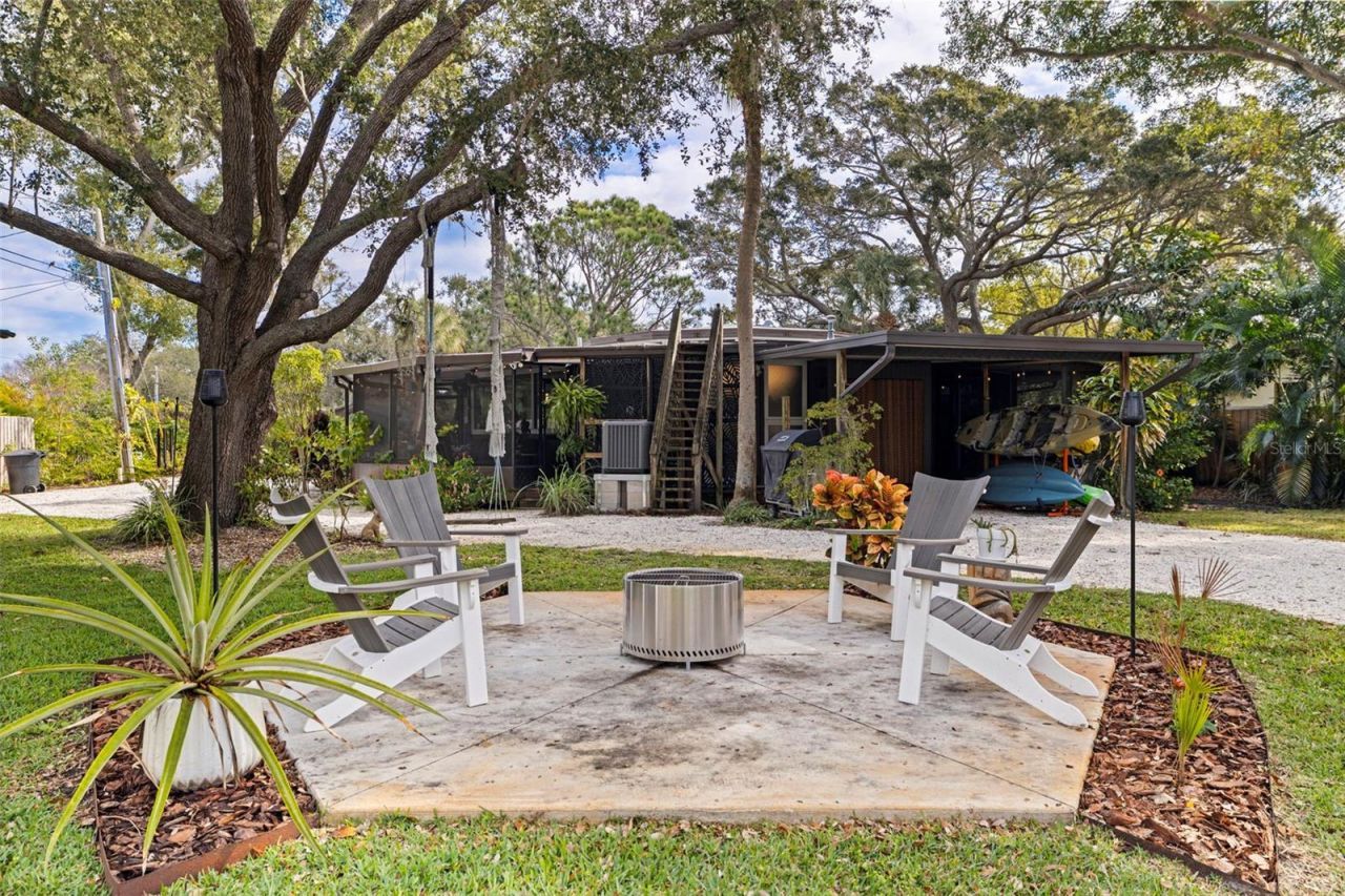 7117 Sunshine Drive S, Saint Petersburg, FL 33705 Photo