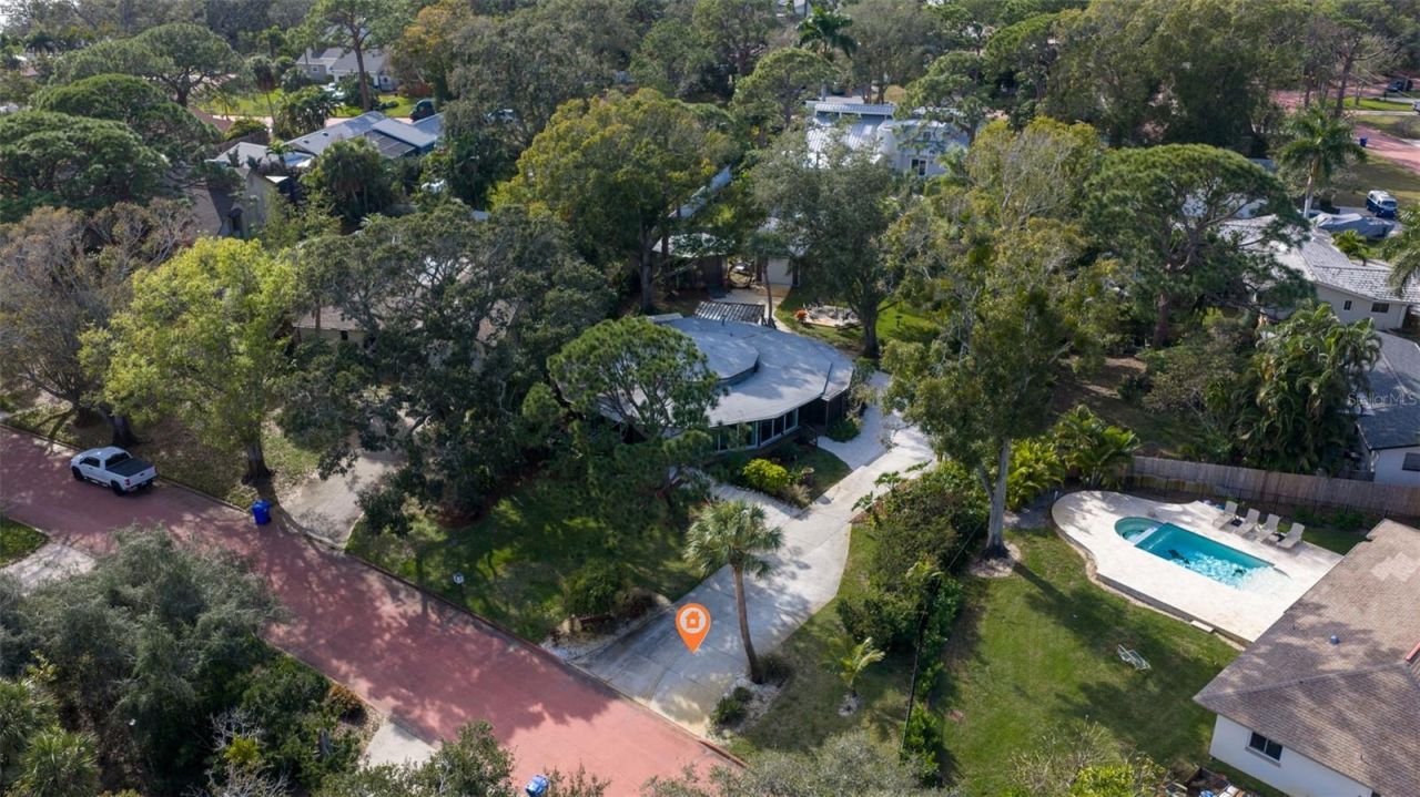 7117 Sunshine Drive S, Saint Petersburg, FL 33705 Photo