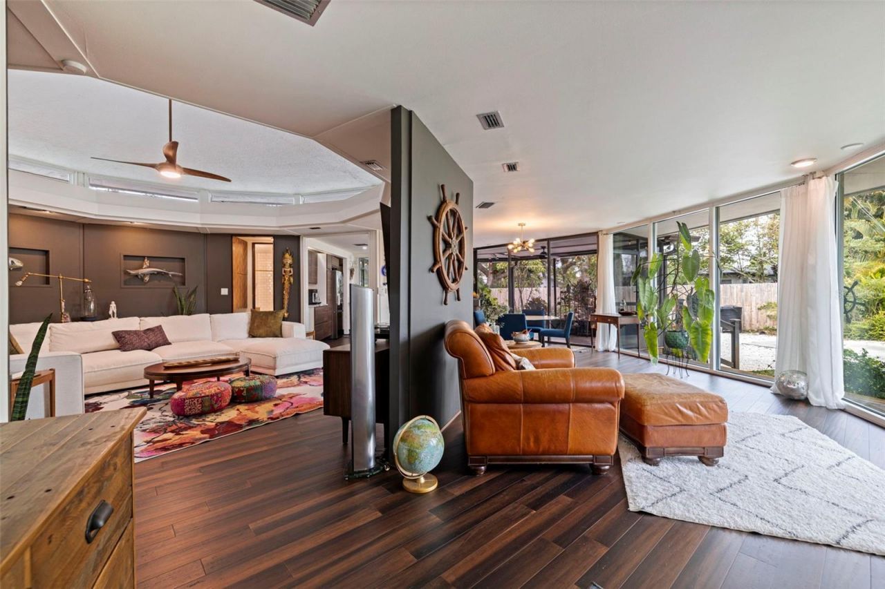 7117 Sunshine Drive S, Saint Petersburg, FL 33705 Photo