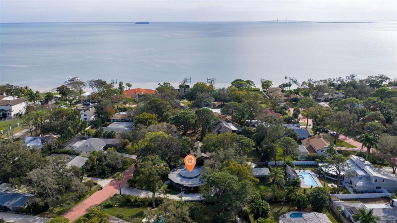 7117 Sunshine Drive S, Saint Petersburg, FL 33705 Photo