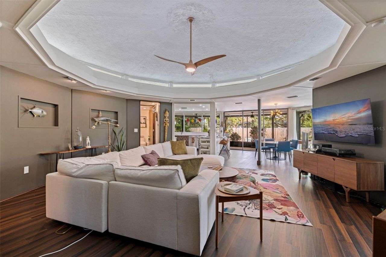 7117 Sunshine Drive S, Saint Petersburg, FL 33705 Photo