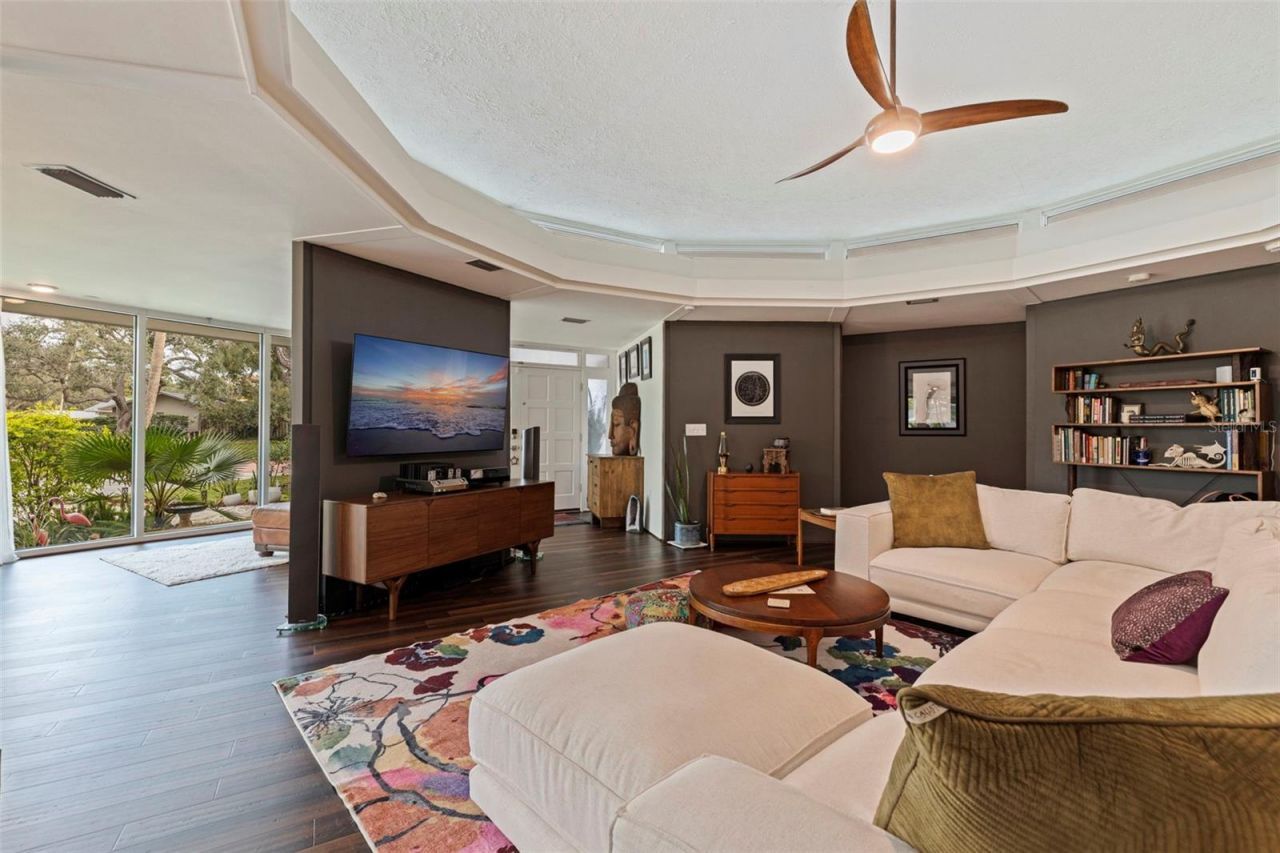 7117 Sunshine Drive S, Saint Petersburg, FL 33705 Photo