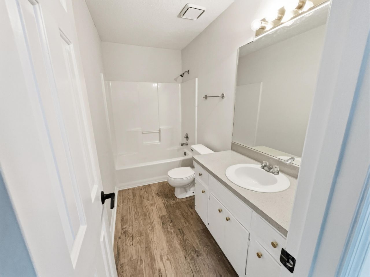 136 Ashton Drive Photo 6