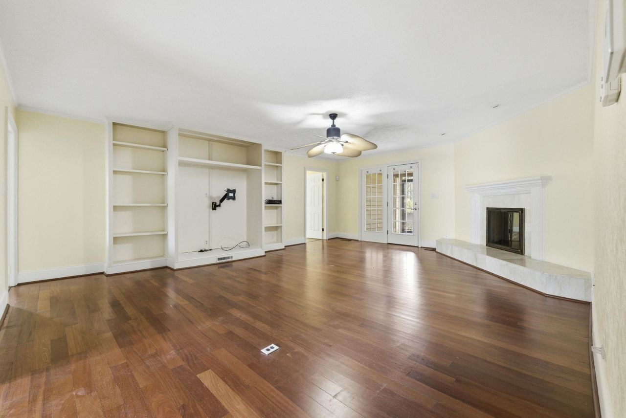 1787 Baytree Ln. Photo 8