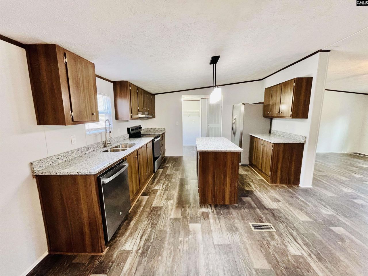 491 Sandy Springs Lane Photo 11