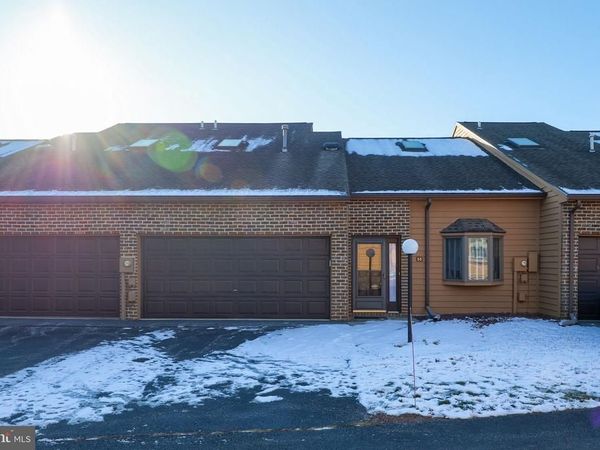 55 WESTVIEW MANOR, YORK, PA 17408