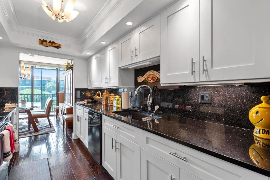 800 Jeffery Street, Unit 303, Boca Raton, FL 33487 Photo