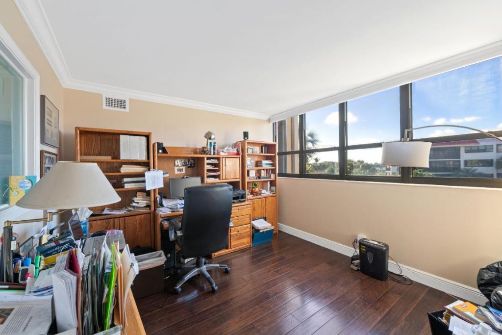 800 Jeffery Street, Unit 303, Boca Raton, FL 33487 Photo