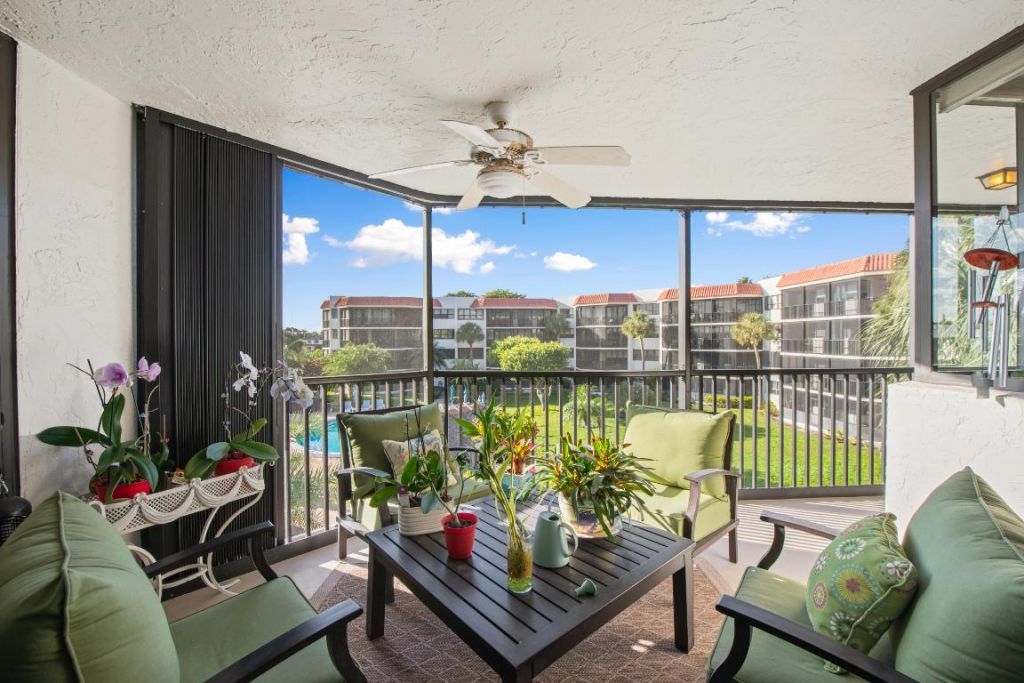 800 Jeffery Street, Unit 303, Boca Raton, FL 33487 Photo