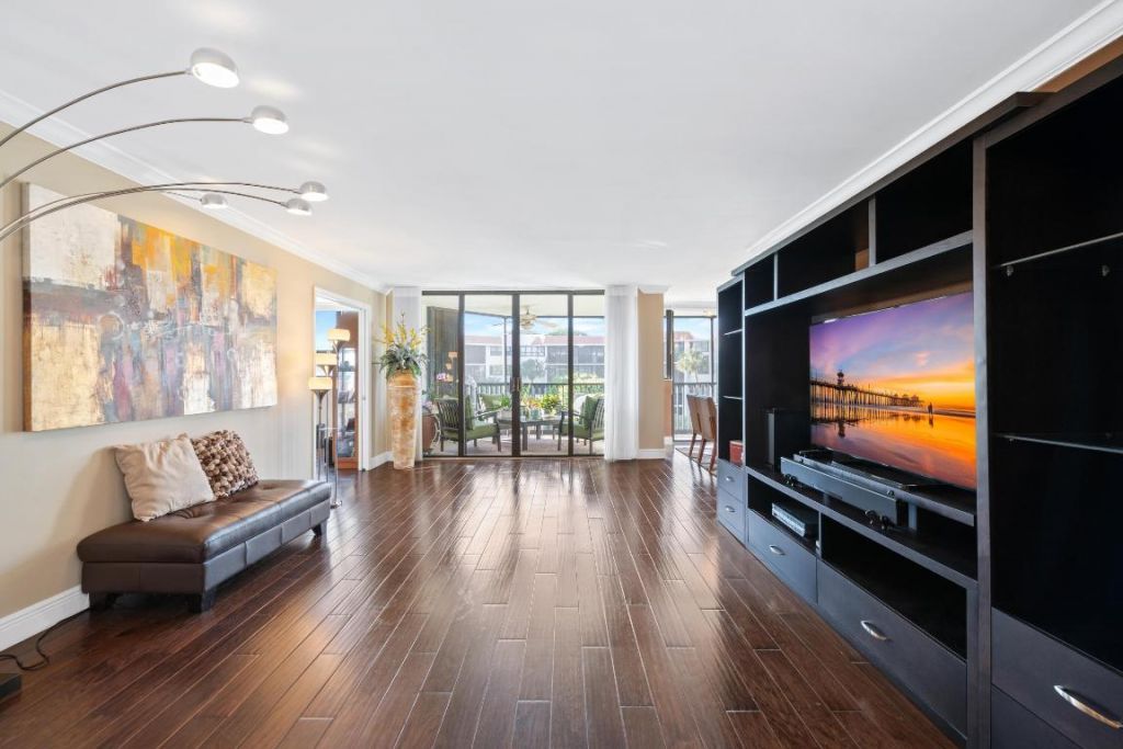 800 Jeffery Street, Unit 303, Boca Raton, FL 33487 Photo