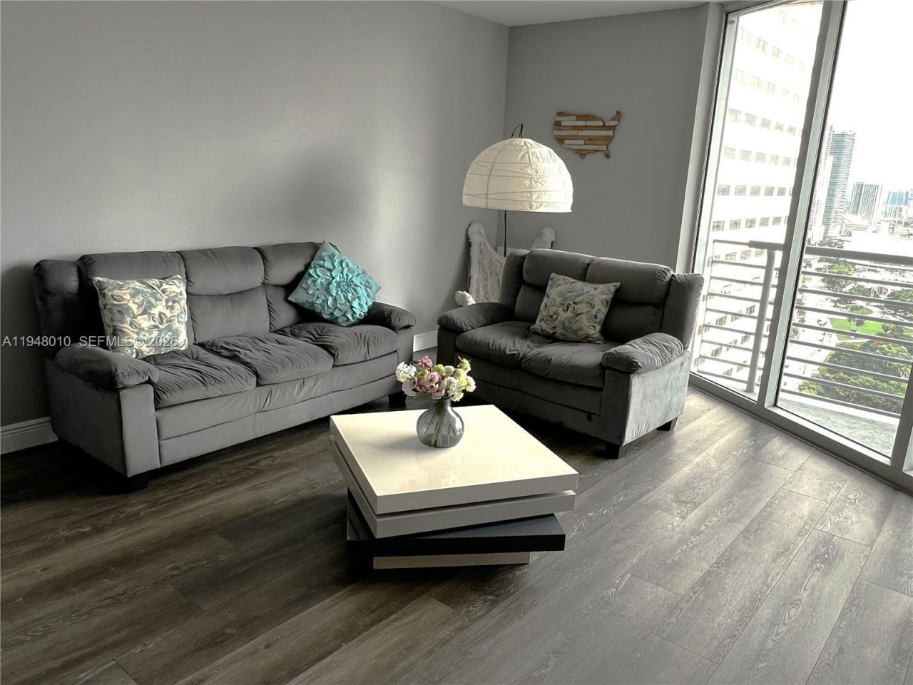 325 S Biscayne Blvd, Unit 3718, Miami, FL 33131 Photo