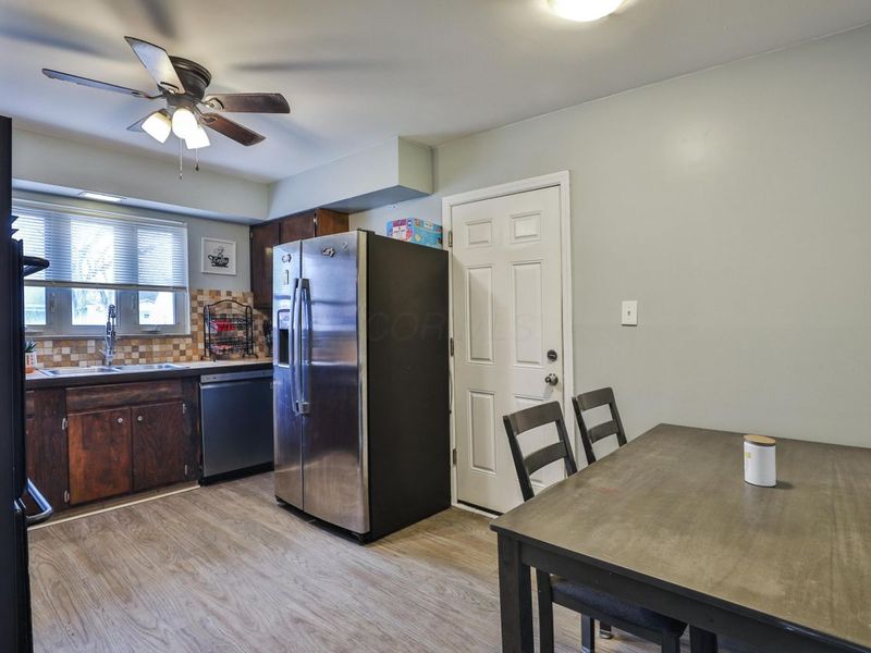 404 Old Village Road, Columbus, OH 43228 Photo 10